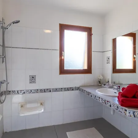 Maison Iris בית נופש *